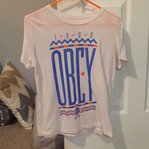 Obey tee